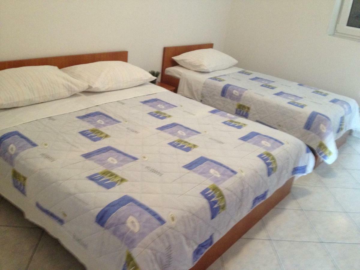 Apartments Isabella - Family Only คุสติชี ภายนอก รูปภาพ